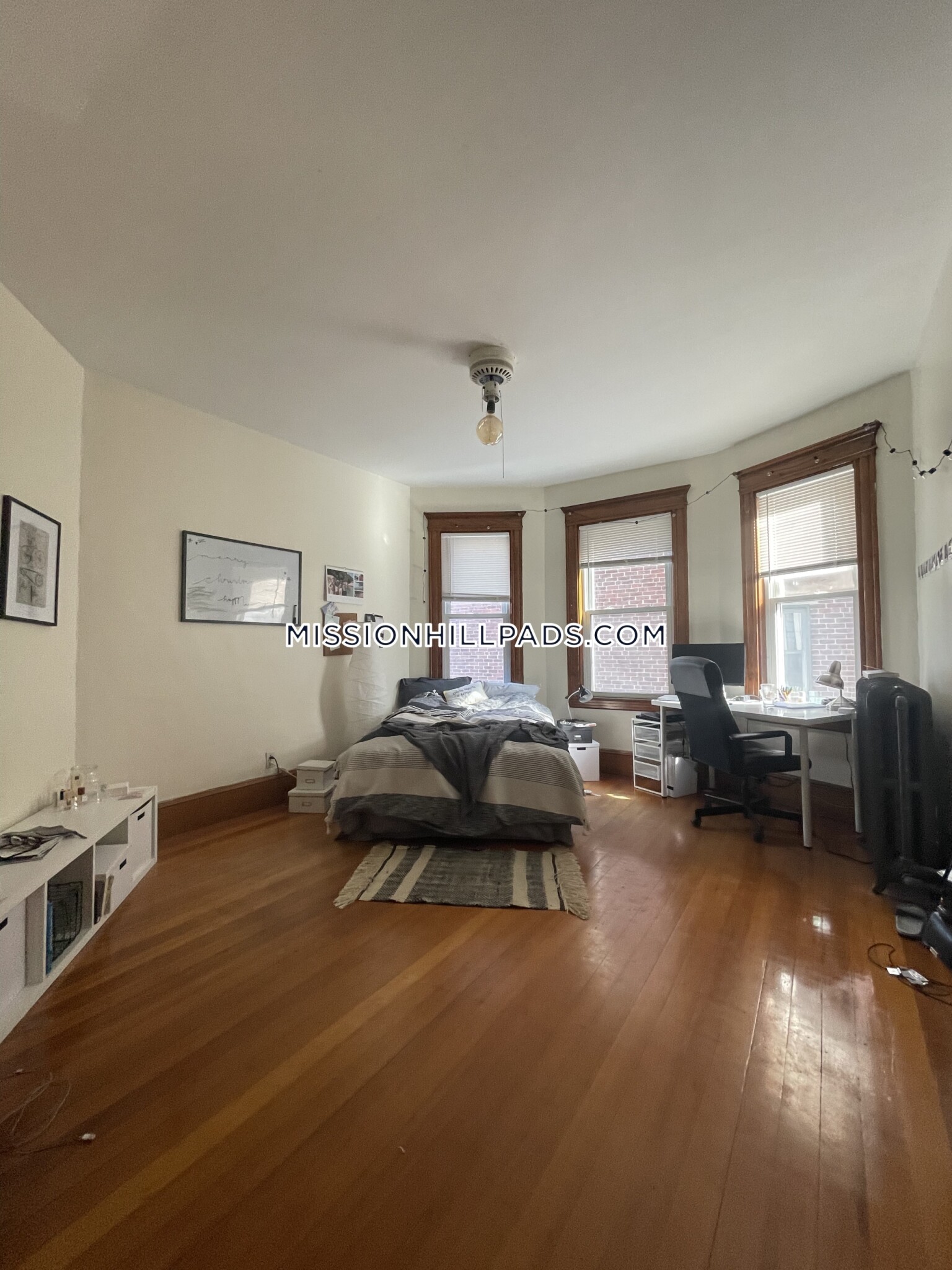 9 Hillside St, Mission Hill