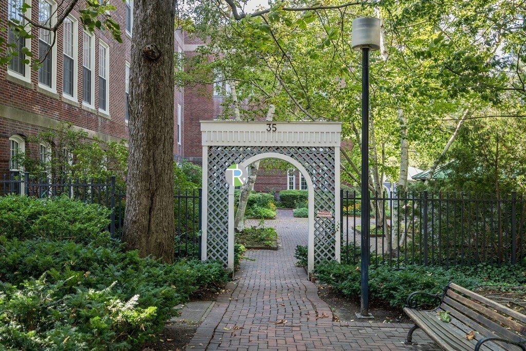 35 Walden St, North Cambridge