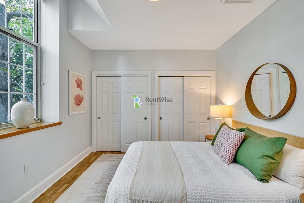 35 Walden St, North Cambridge