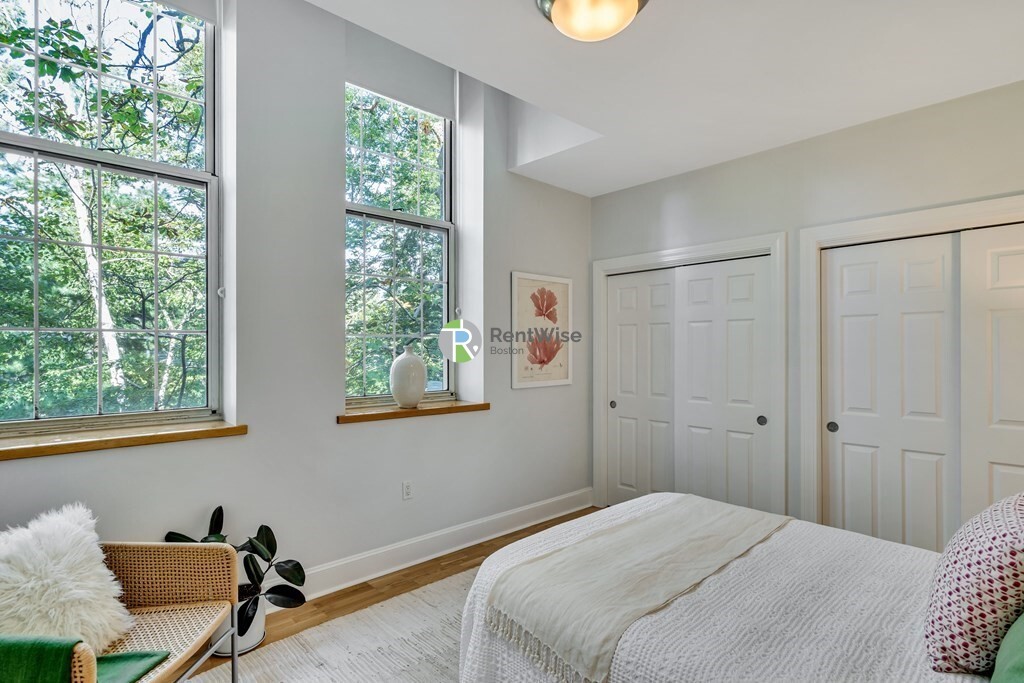 35 Walden St, North Cambridge