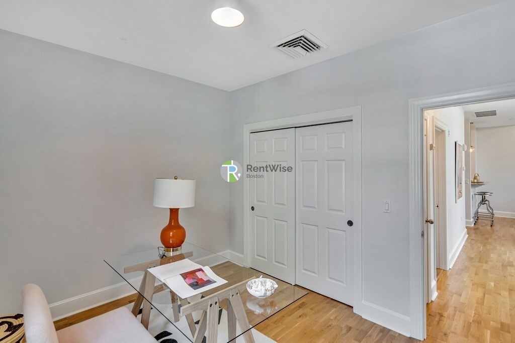 35 Walden St, North Cambridge