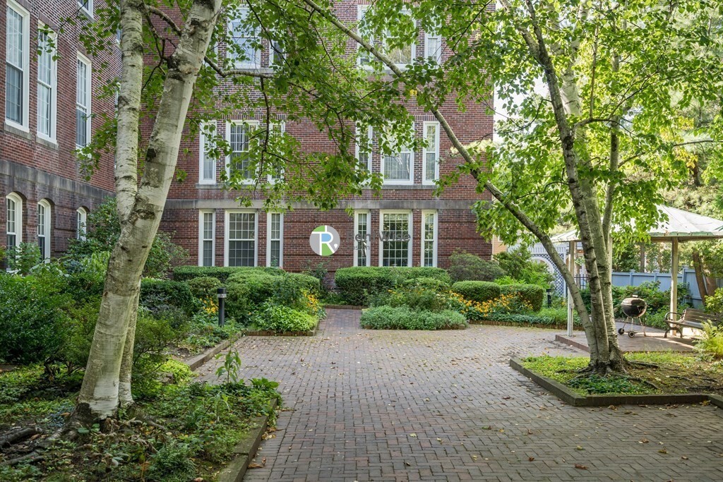 35 Walden St, North Cambridge