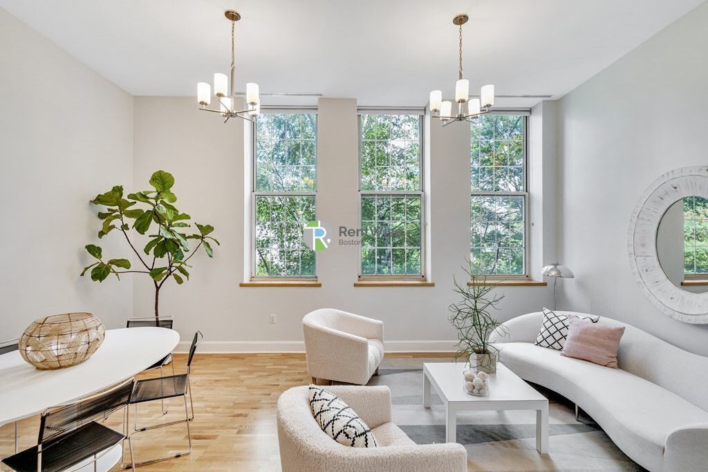 35 Walden St, North Cambridge