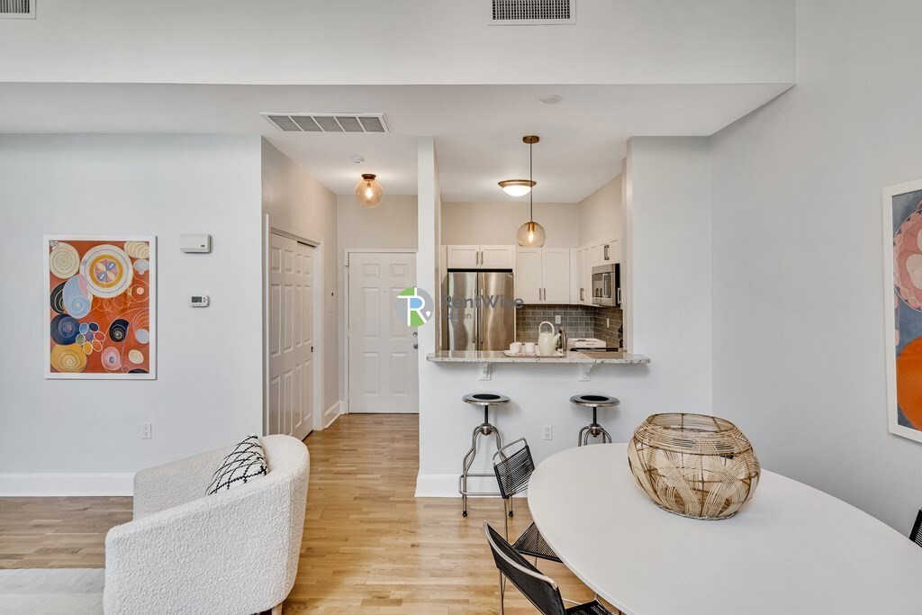 35 Walden St, North Cambridge