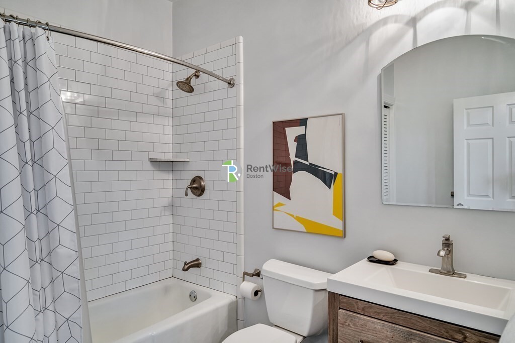 35 Walden St, North Cambridge