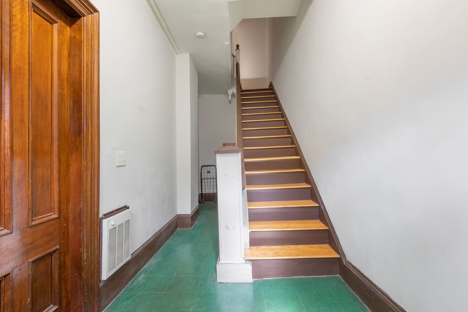 Photos of apartment on Mount Pleasant Ave.,Boston MA 02119