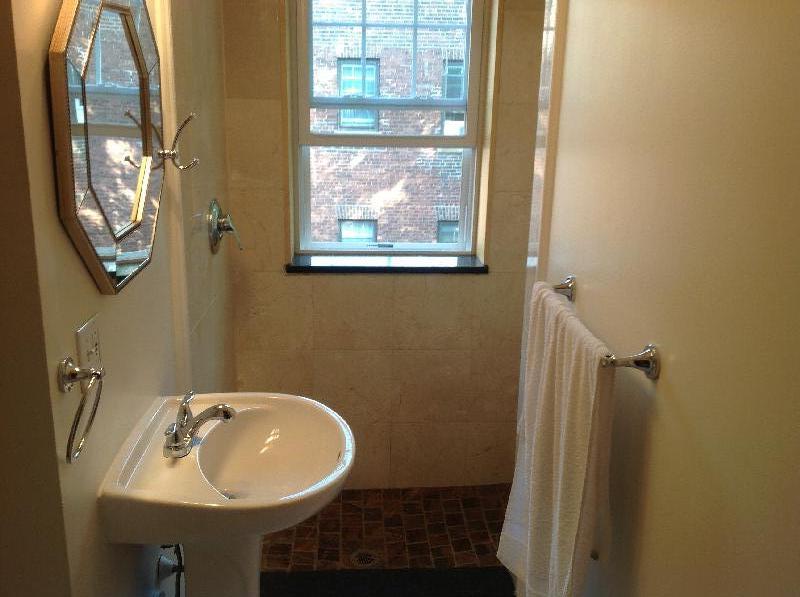 2 bed, 1 bath apartment for rent at 108 Washington St Unit 12, Brighton — photo 4 of 6