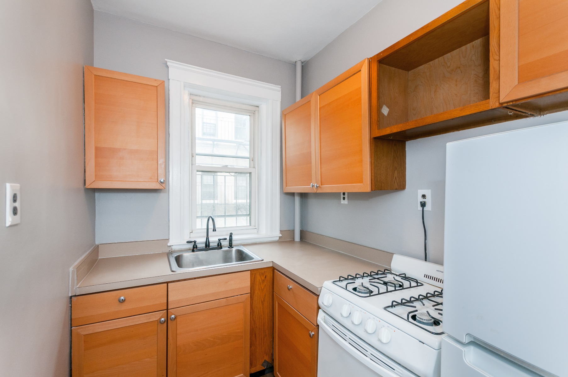 2 bed, 1 bath apartment for rent at 317 Allston St Unit 6, Brighton — photo 3 of 12