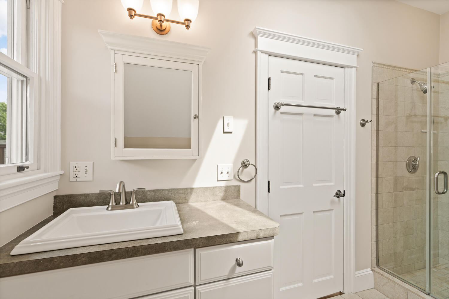 157 1/2 5th St, East Cambridge