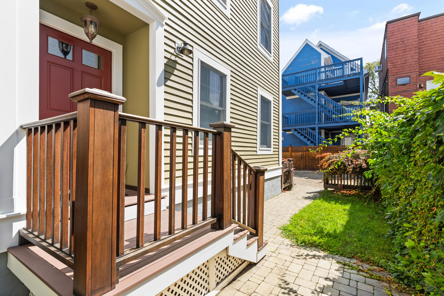 157 1/2 5th St, East Cambridge