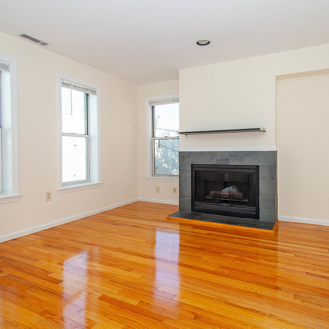 6 Chestnut St, Cambridgeport