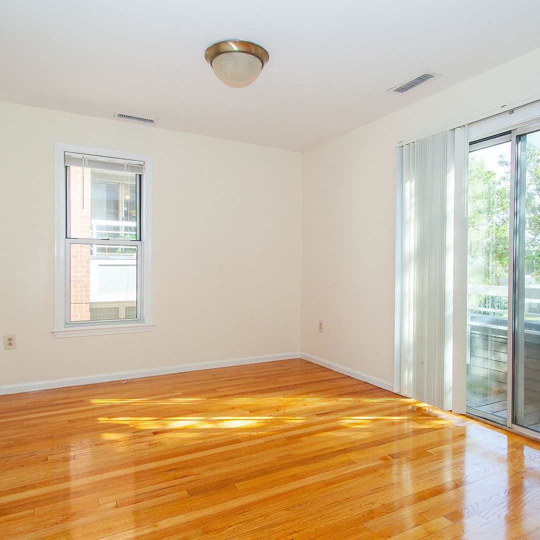 6 Chestnut St, Cambridgeport