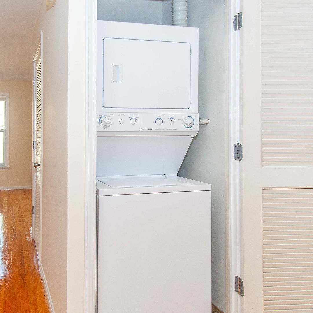 6 Chestnut St, Cambridgeport