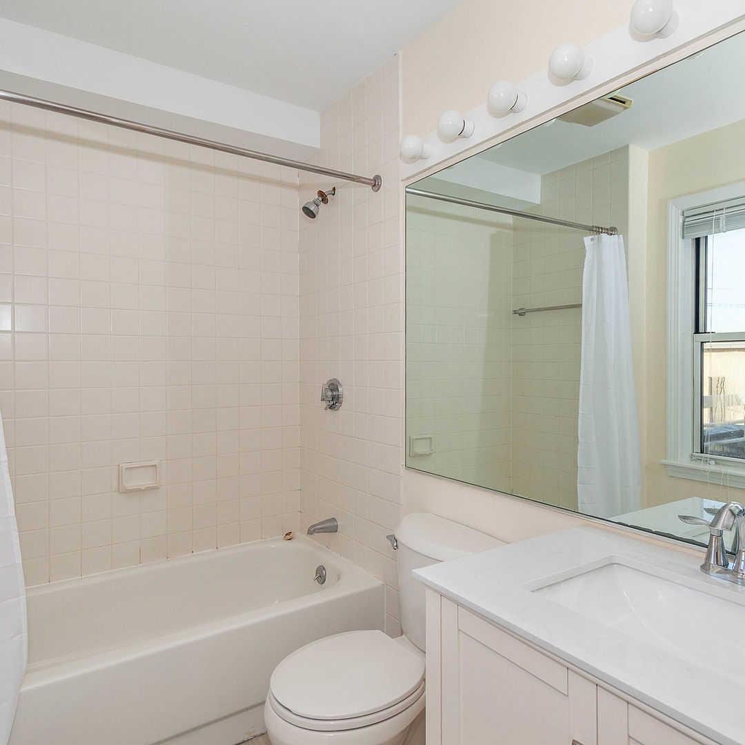 6 Chestnut St, Cambridgeport