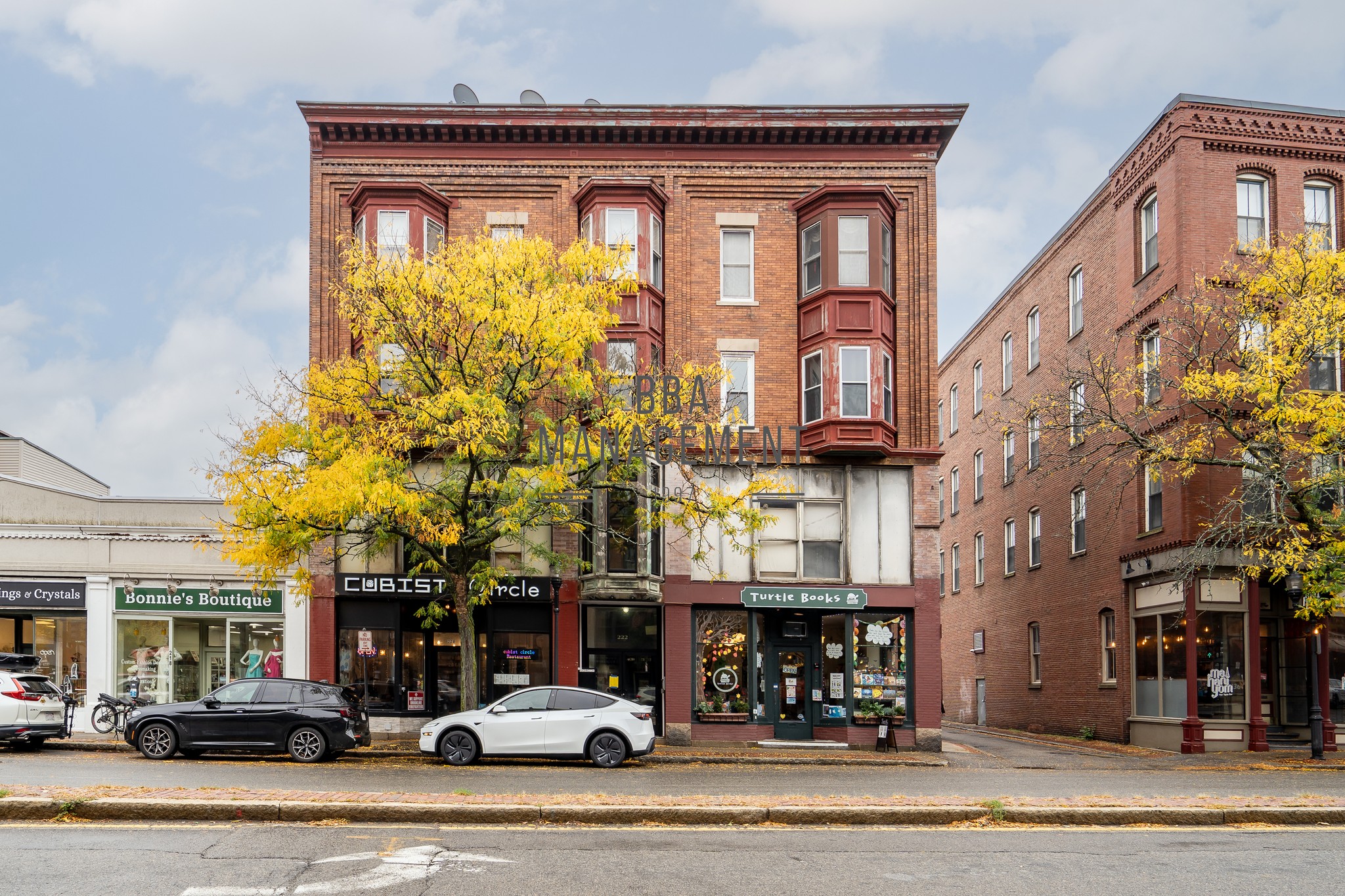 Photos of apartment on Washington,Brookline MA 02445