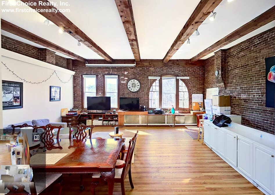 29 Saint Marys Ct, Longwood