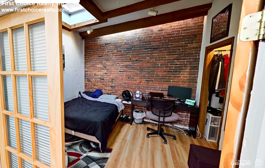 29 Saint Marys Ct, Longwood