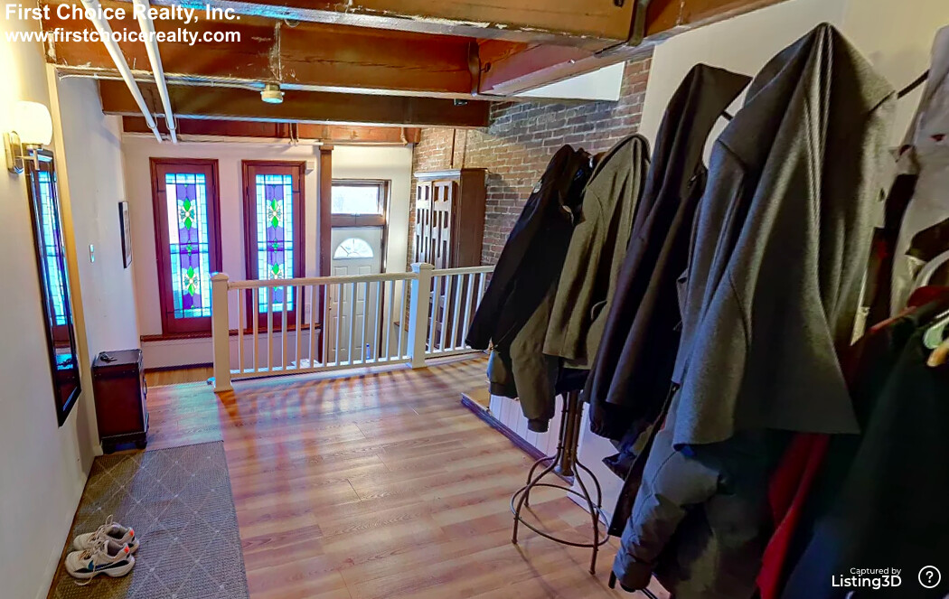 29 Saint Marys Ct, Longwood