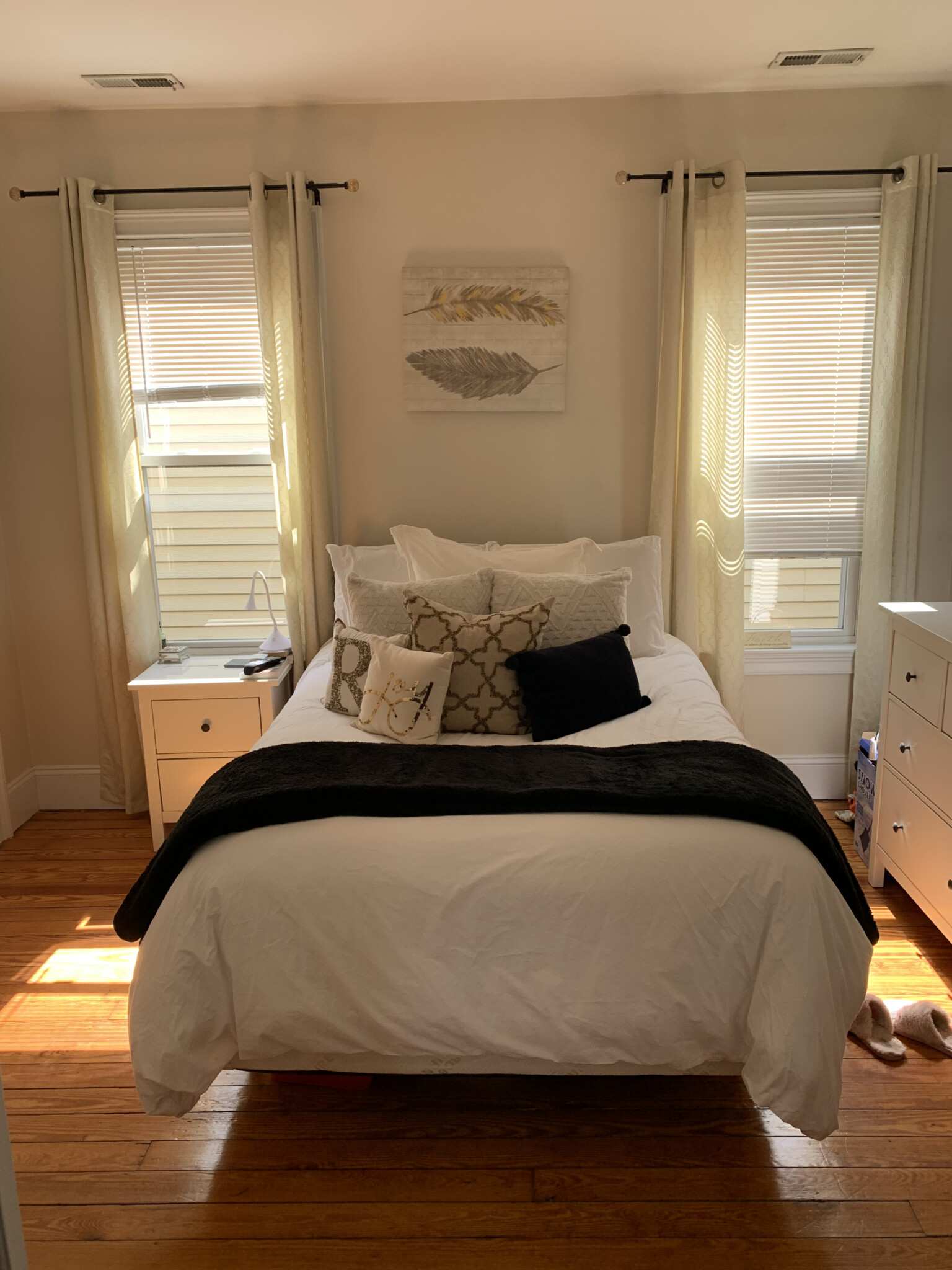 Photos of apartment on E 7th,Boston MA 02127