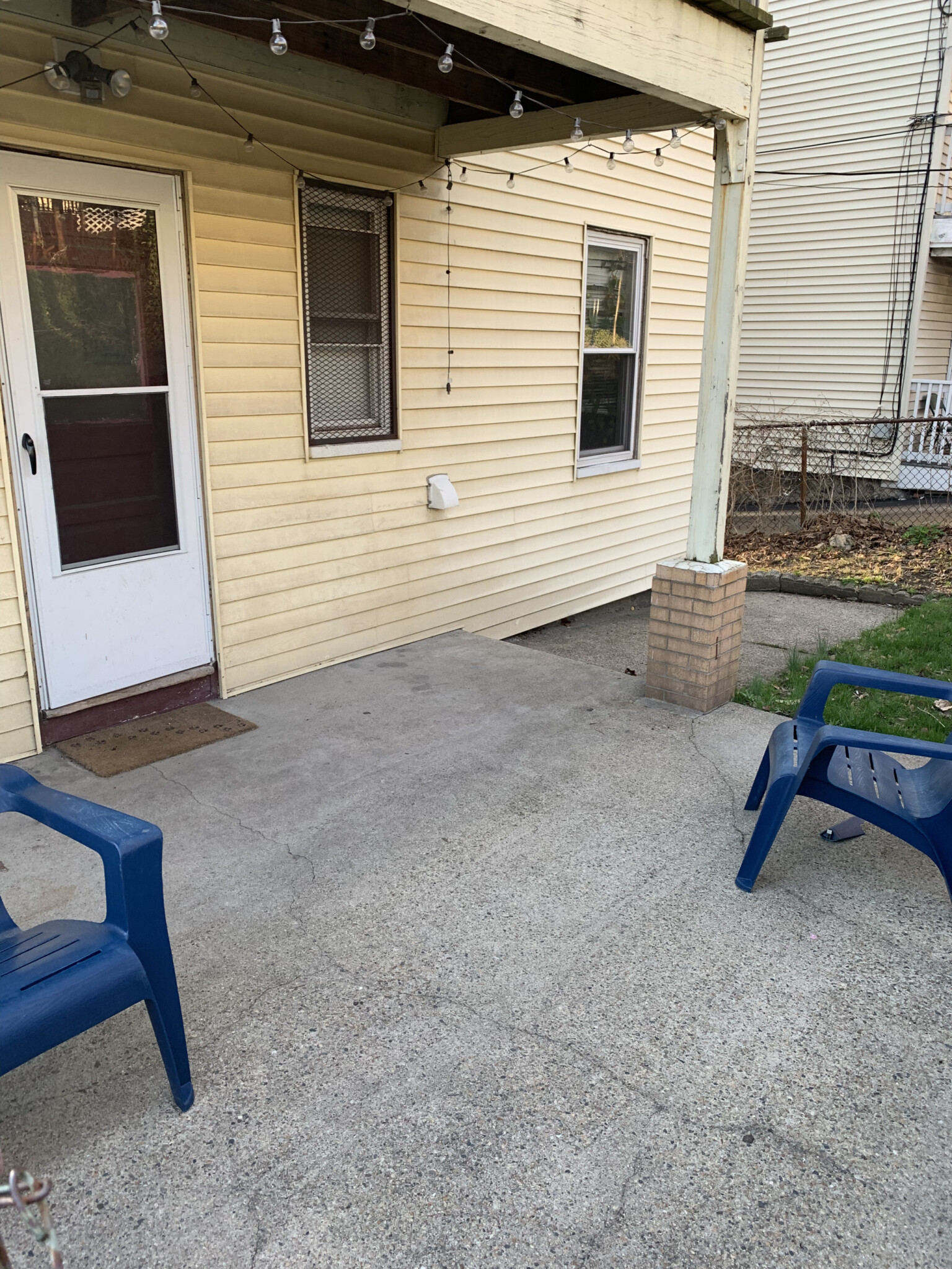 250 Hyde Park Ave, Jamaica Plain