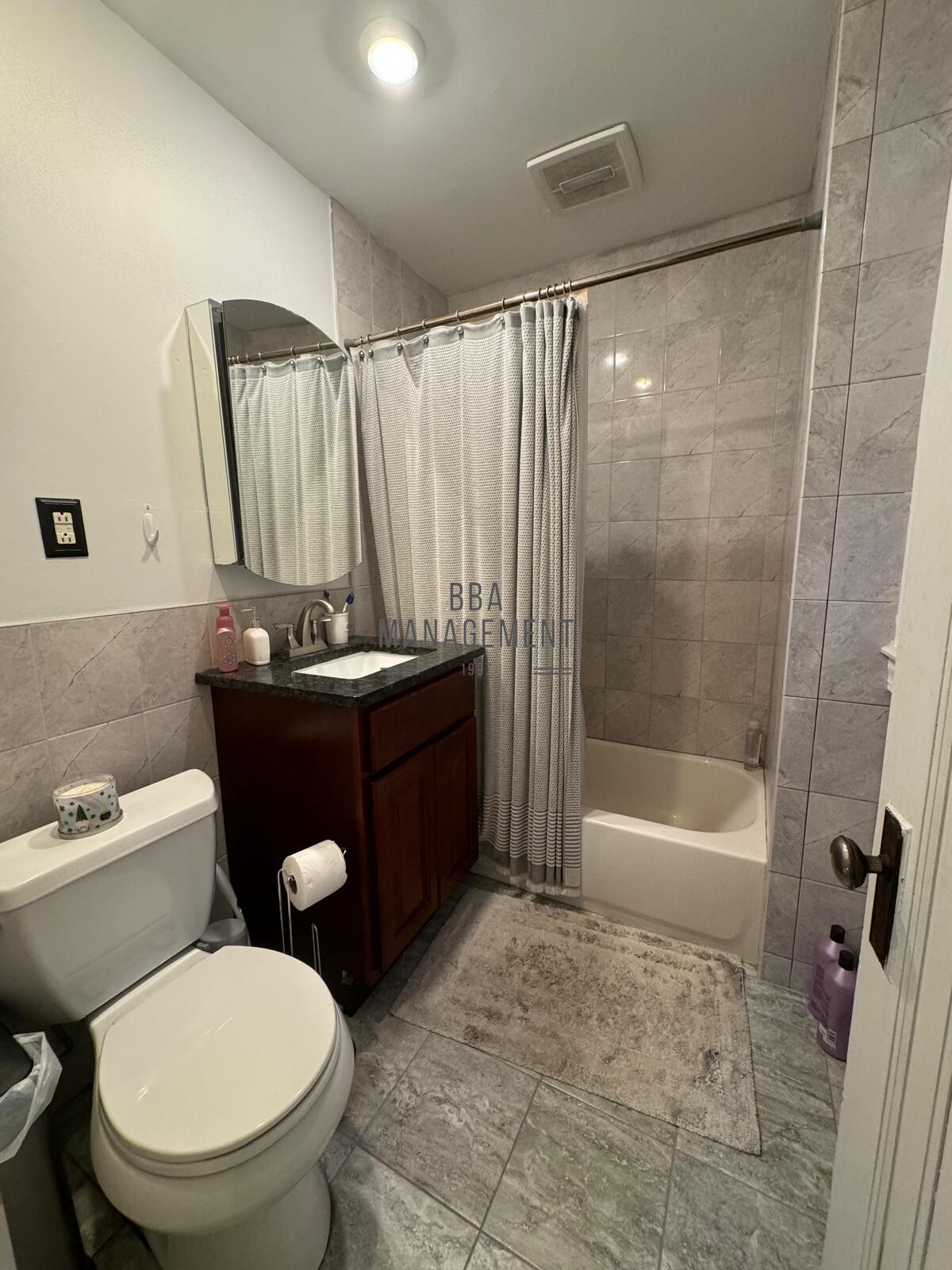 Photos of apartment on Warren St.,Boston MA 02135