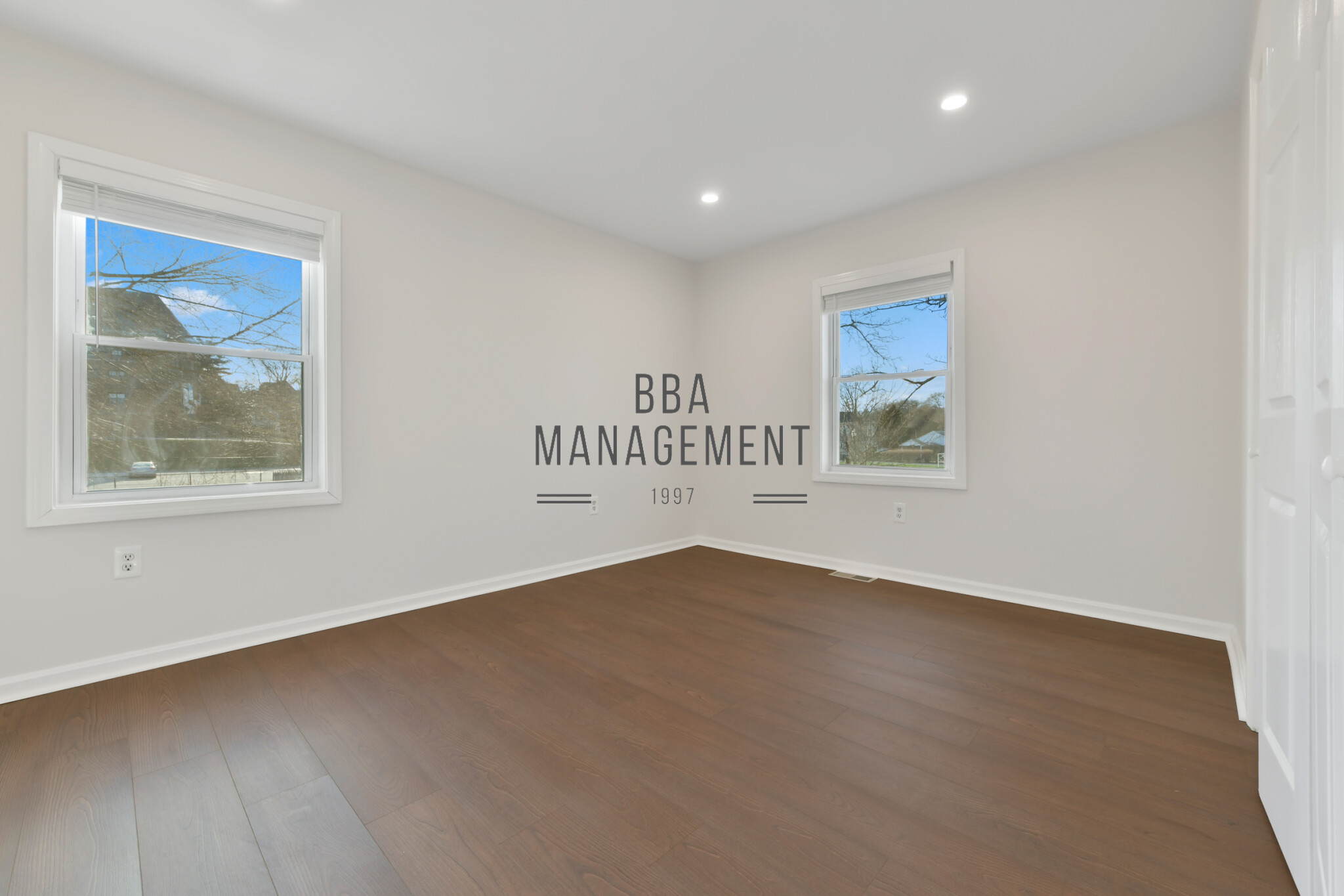 289 Market St, Oak Square