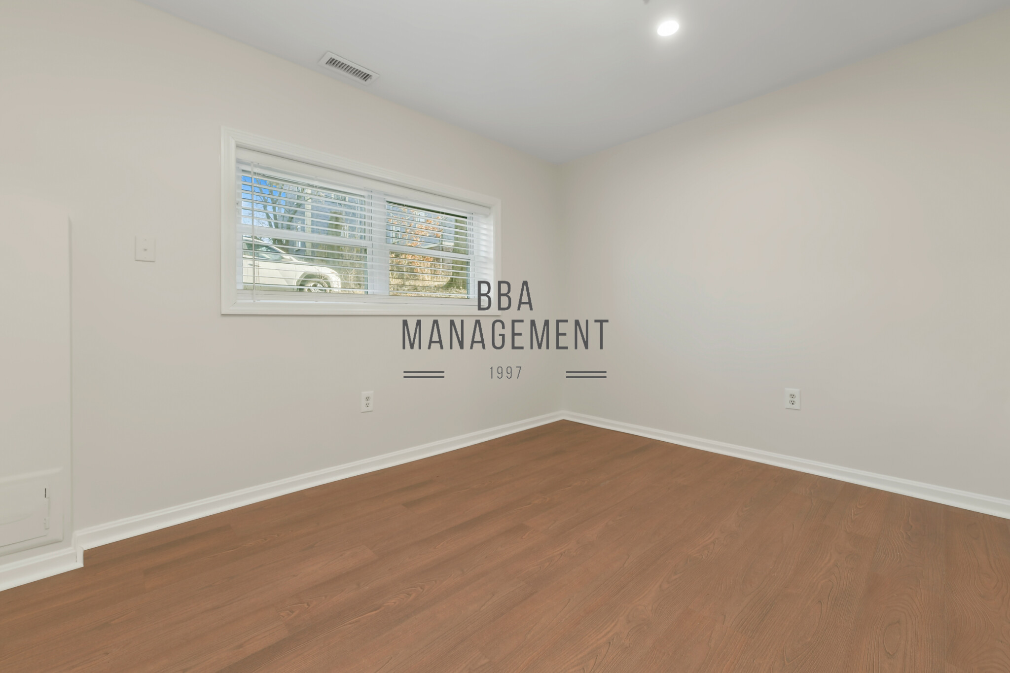 289 Market St, Oak Square