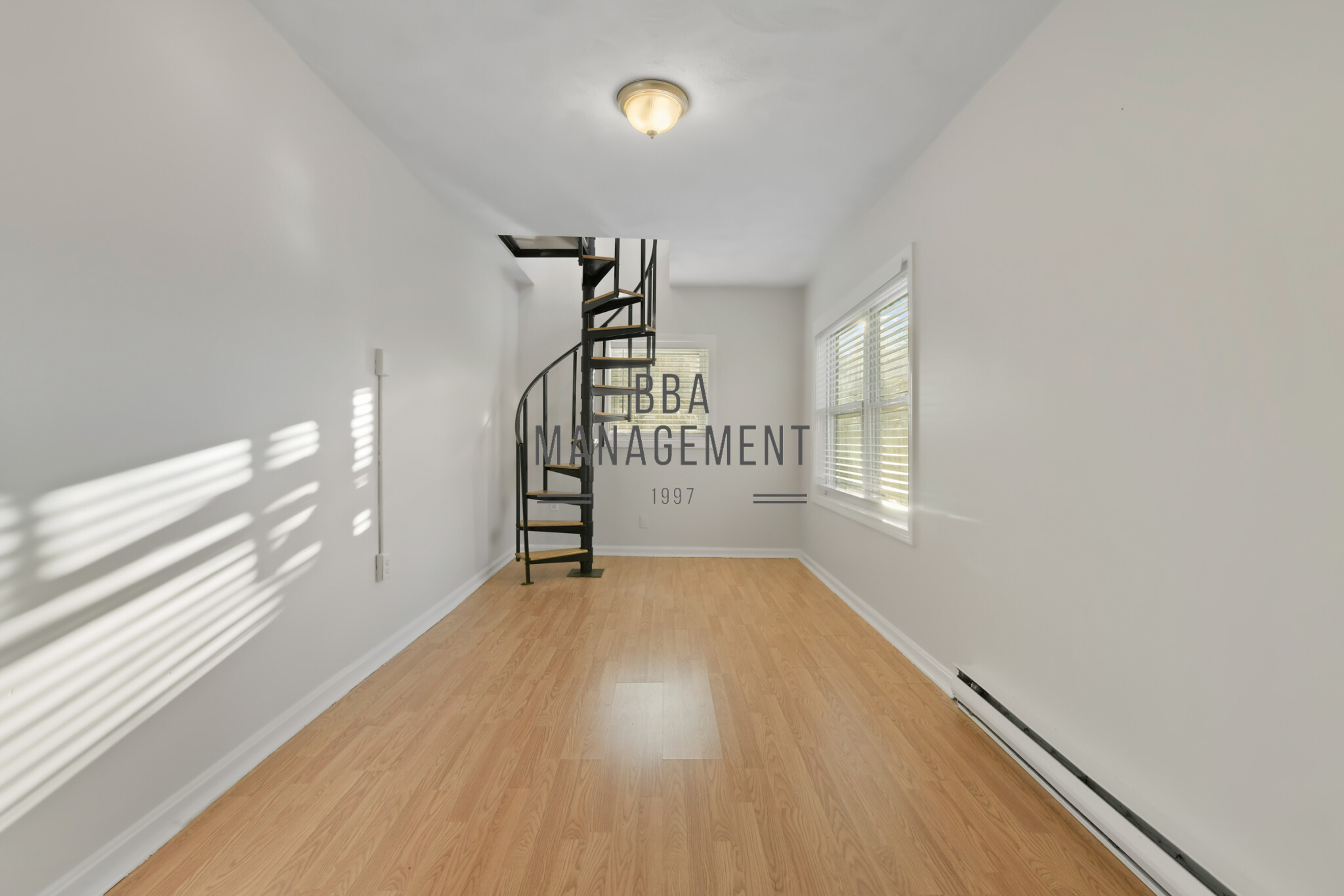 289 Market St, Oak Square