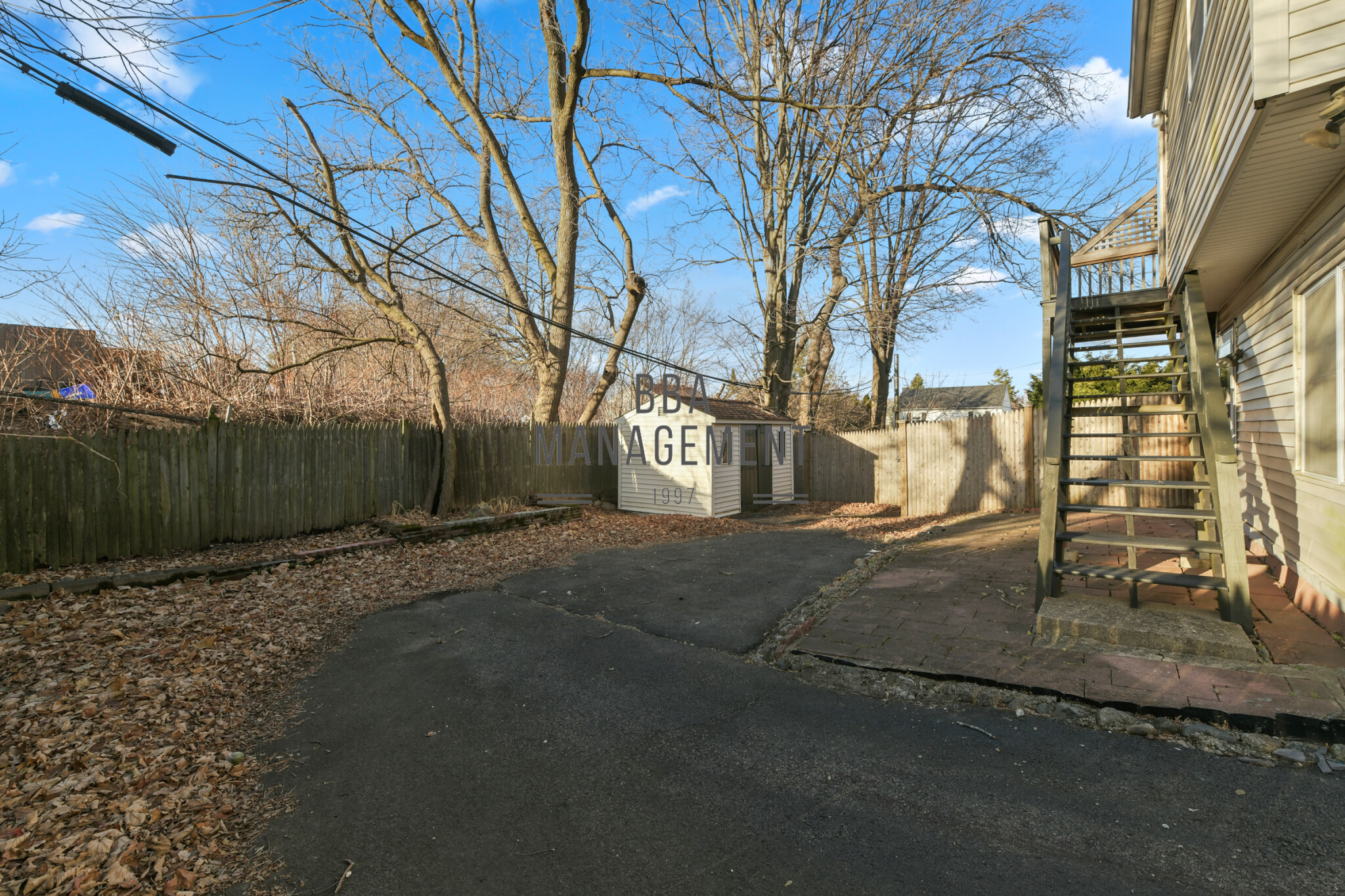 289 Market St, Oak Square