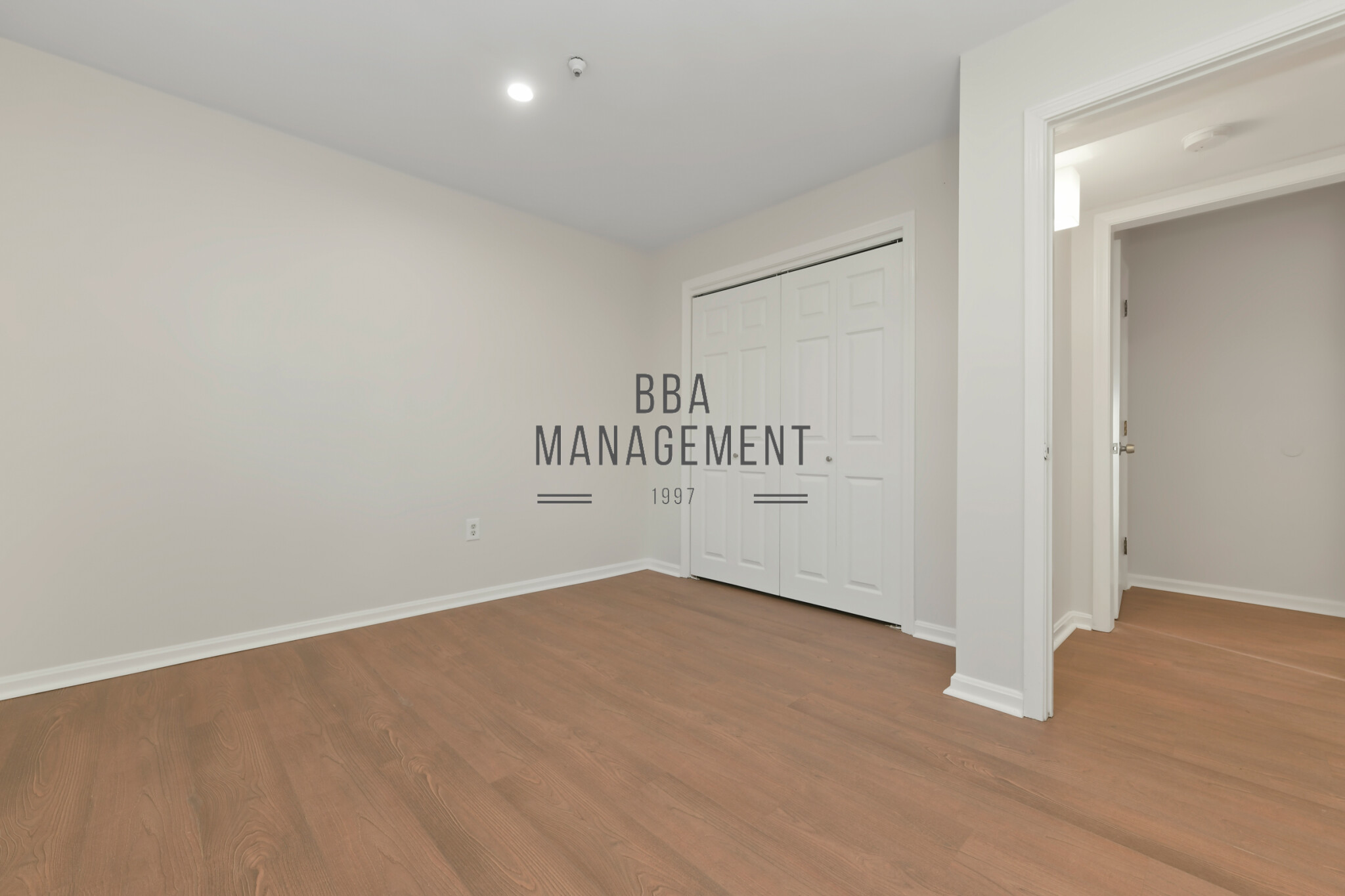 289 Market St, Oak Square