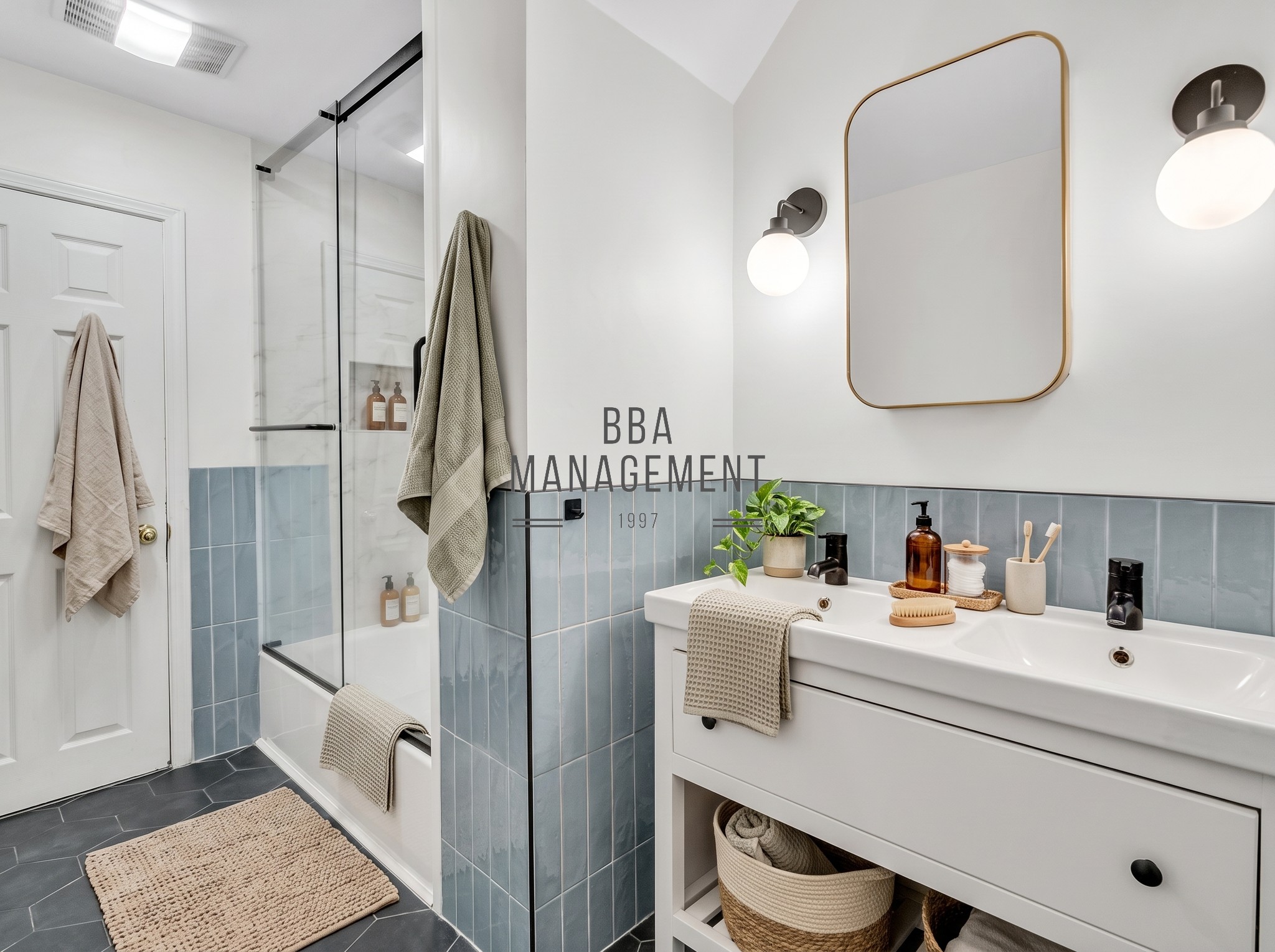 Photos of apartment on Washington,Brookline MA 02445