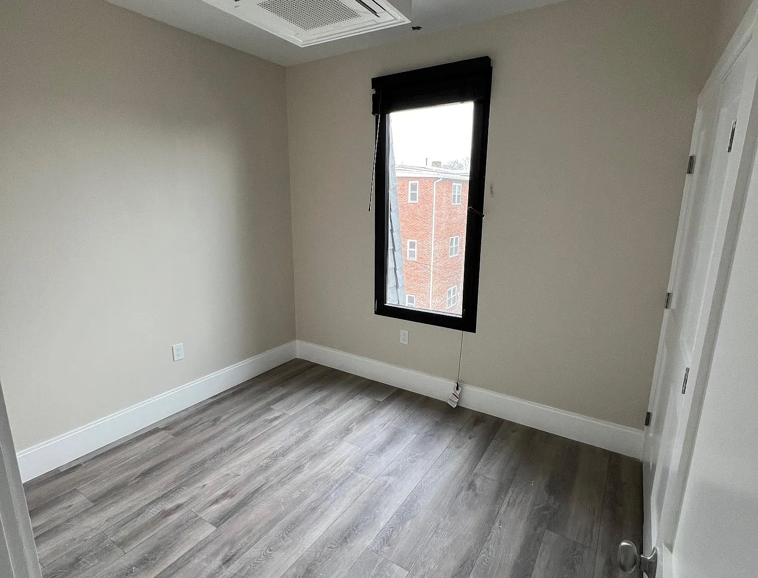 Photos of apartment on Broadway,Everett MA 02149