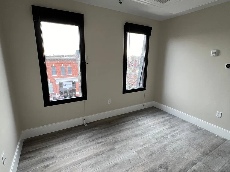 Photos of apartment on Broadway,Everett MA 02149