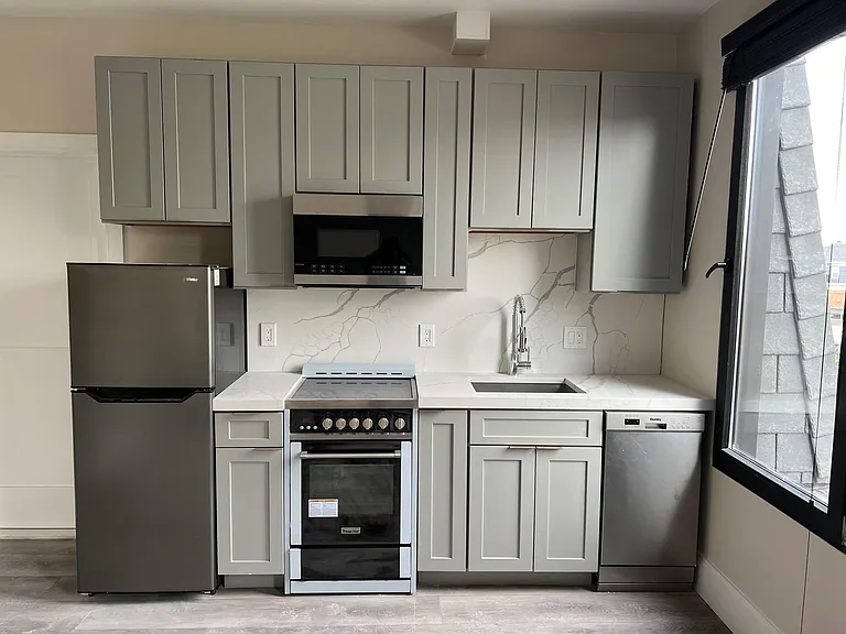 Photos of apartment on Broadway,Everett MA 02149