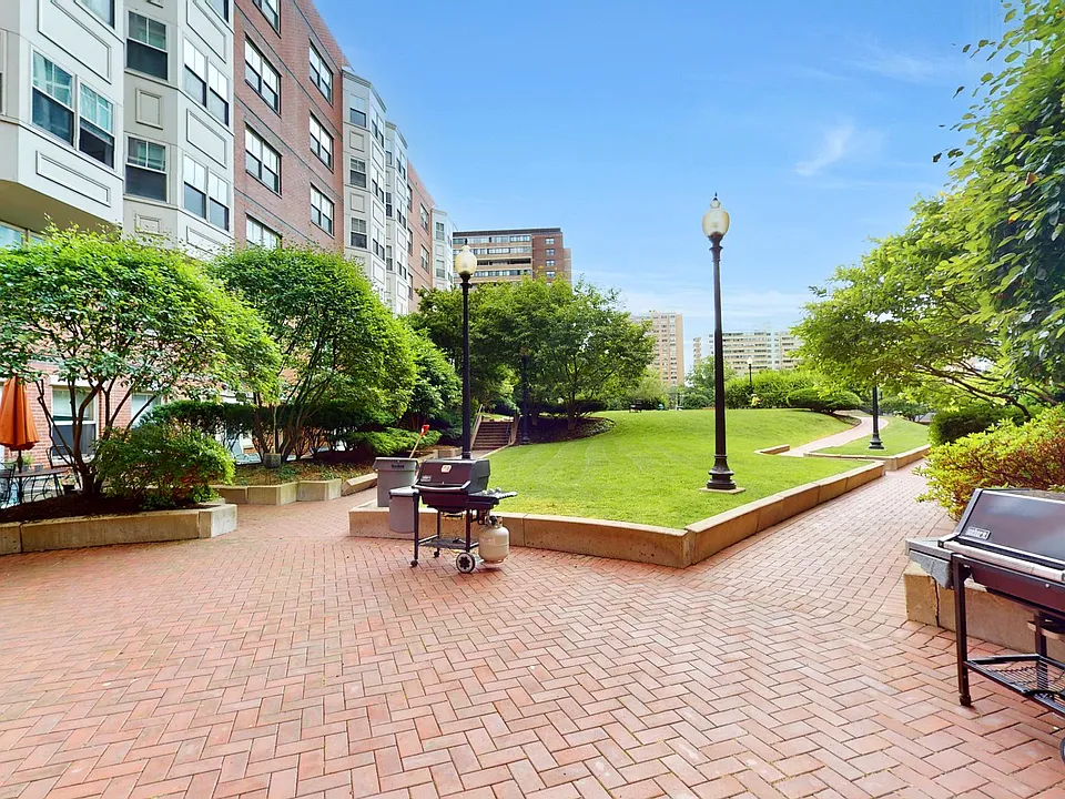 Photos of apartment on Staniford St.,Boston MA 02114
