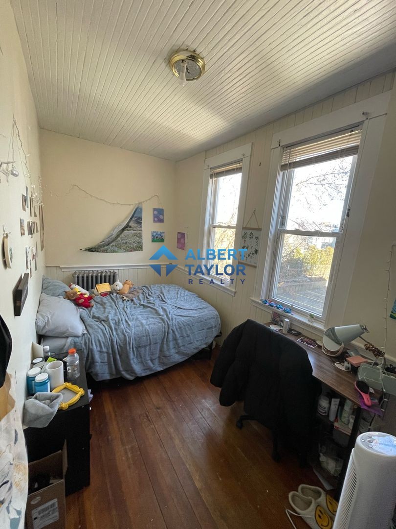 11 Price Rd., Boston, MA - 4,150 USD/ month