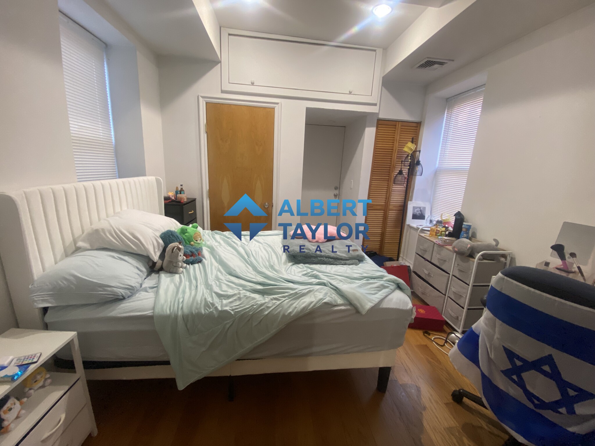 https://ygl-photos.s3.us-west-004.backblazeb2.com/14947W675c6cdb86d54.jpg