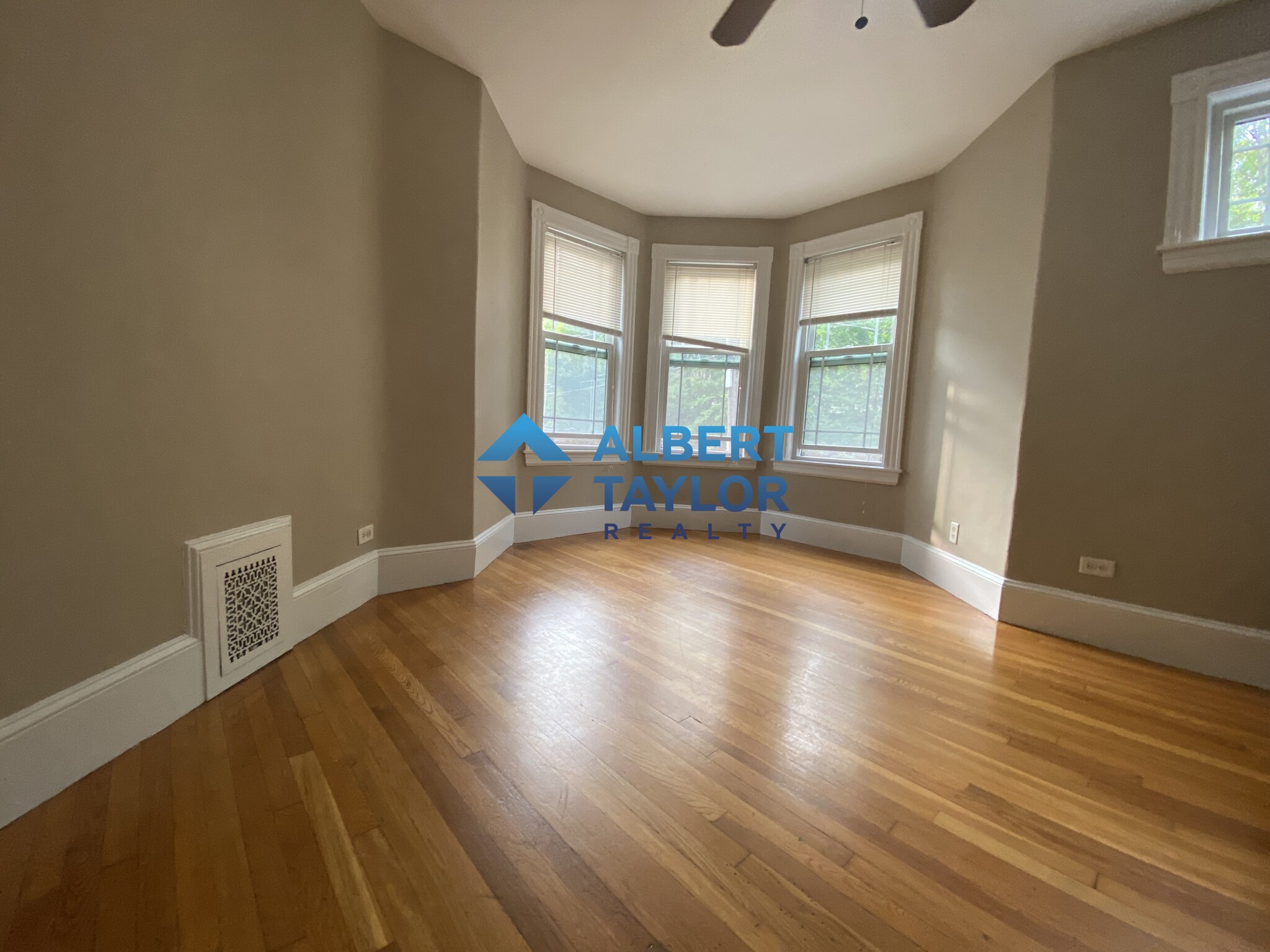 1 Parker Hill Ter., Boston, MA - 5,400 USD/ month