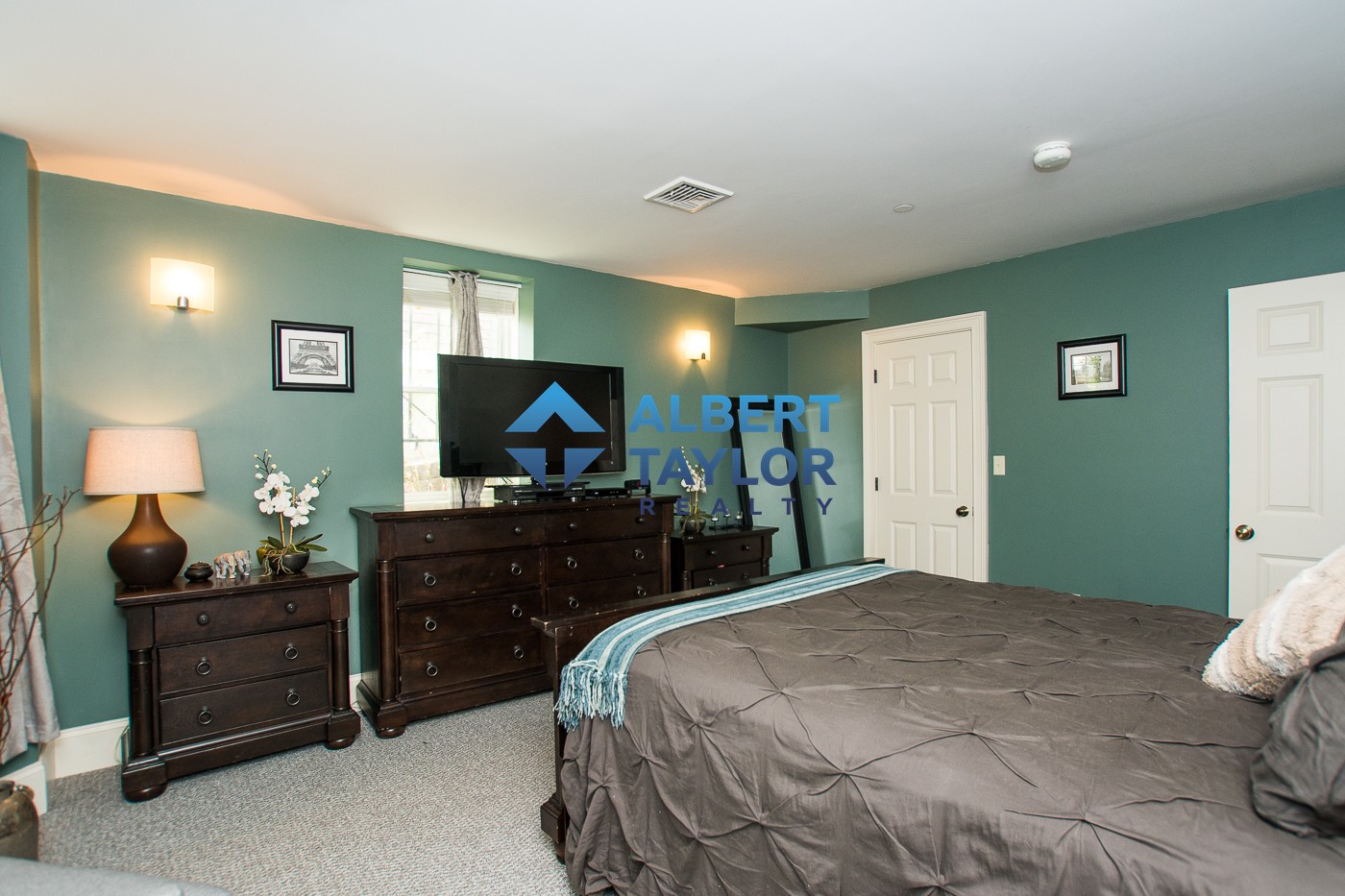 Photos of apartment on Pleasant St.,Boston MA 02125