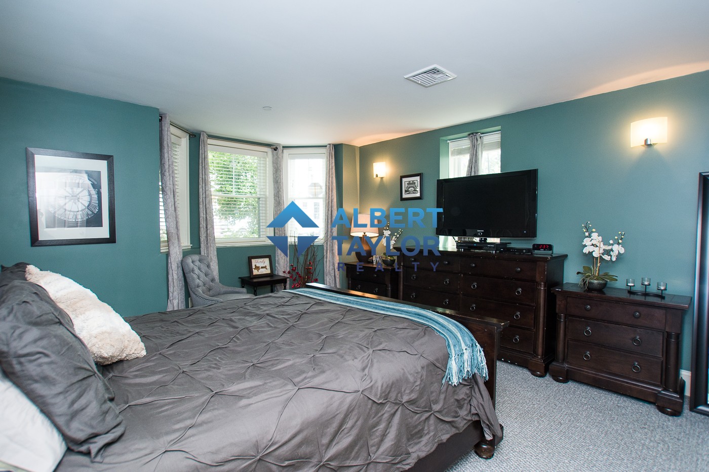 Photos of apartment on Pleasant St.,Boston MA 02125