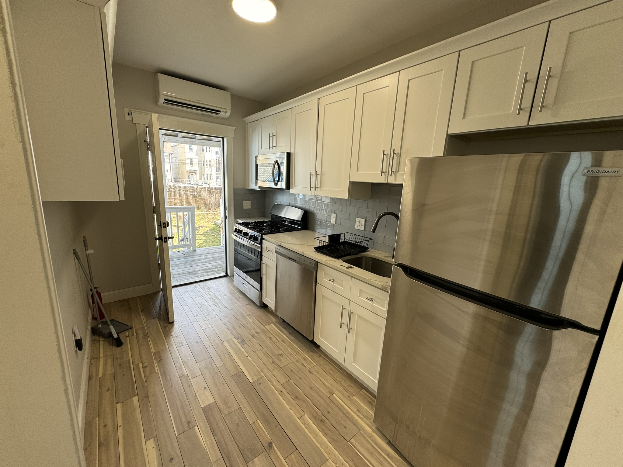 19 Otis St, East Somerville