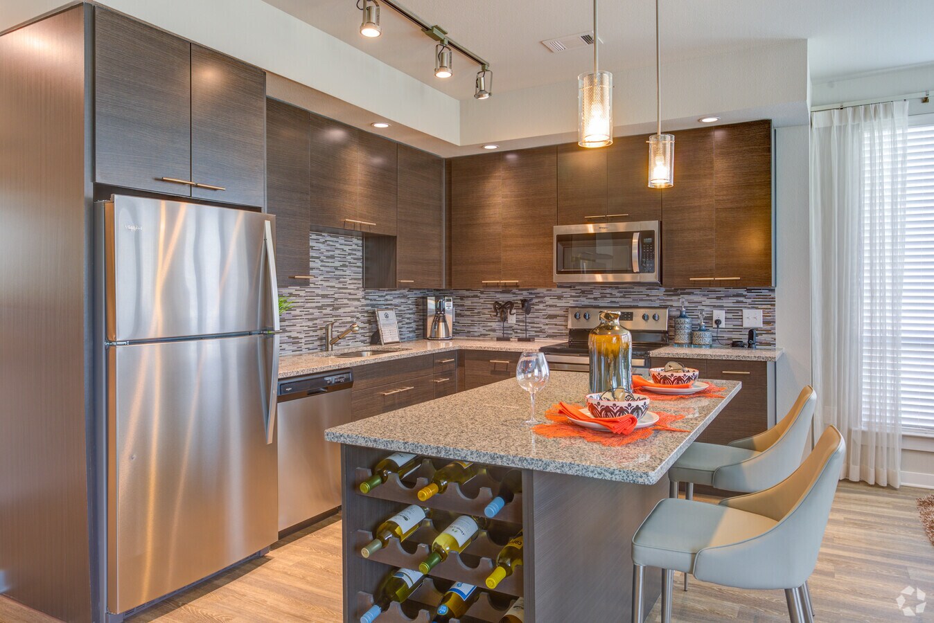 1724 Mercantile Pkwy. - 1,800USD / month