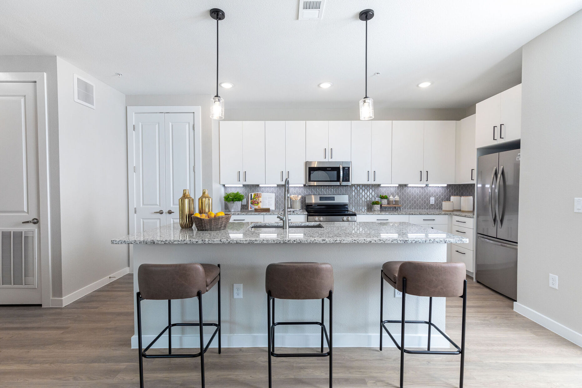16005 Woodland Hills Dr. - 1,392USD / month