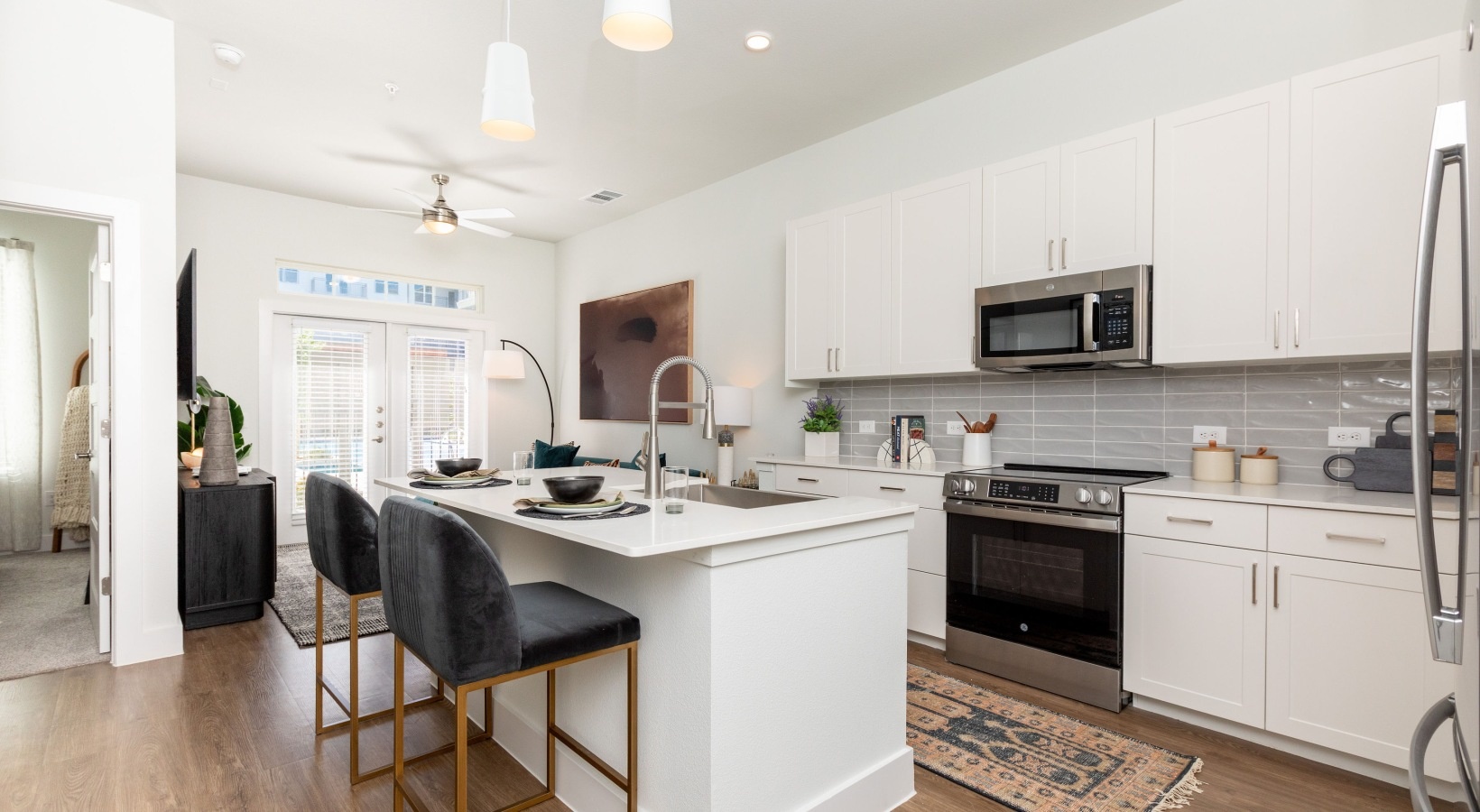 11694 West Airport Blvd., Stafford, TX - 1,494 USD/ month