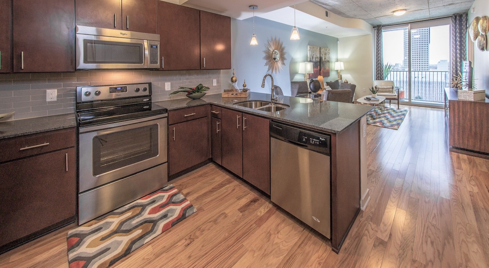 1999 Main St., Houston, TX - 1,985 USD/ month