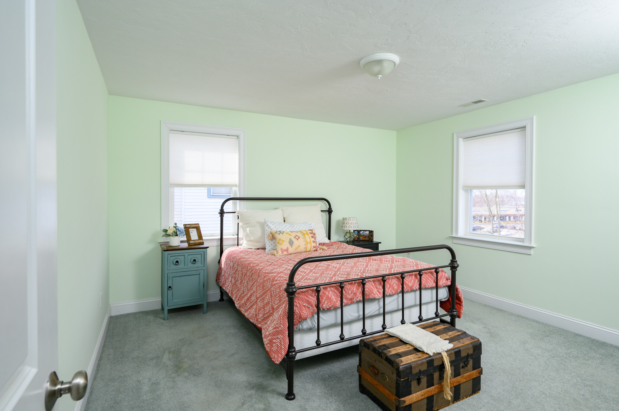 14 Bradbury Ave, Medford