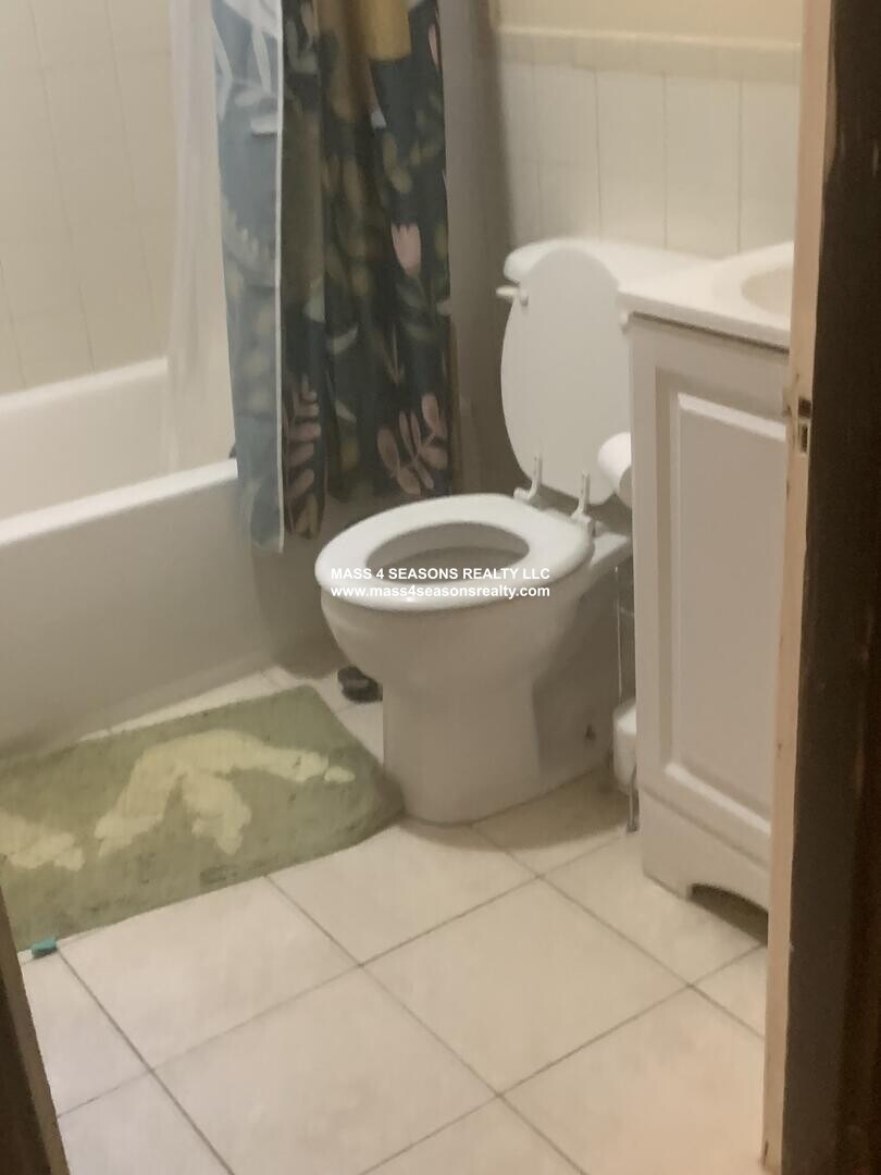 803 Parker St, Mission Hill