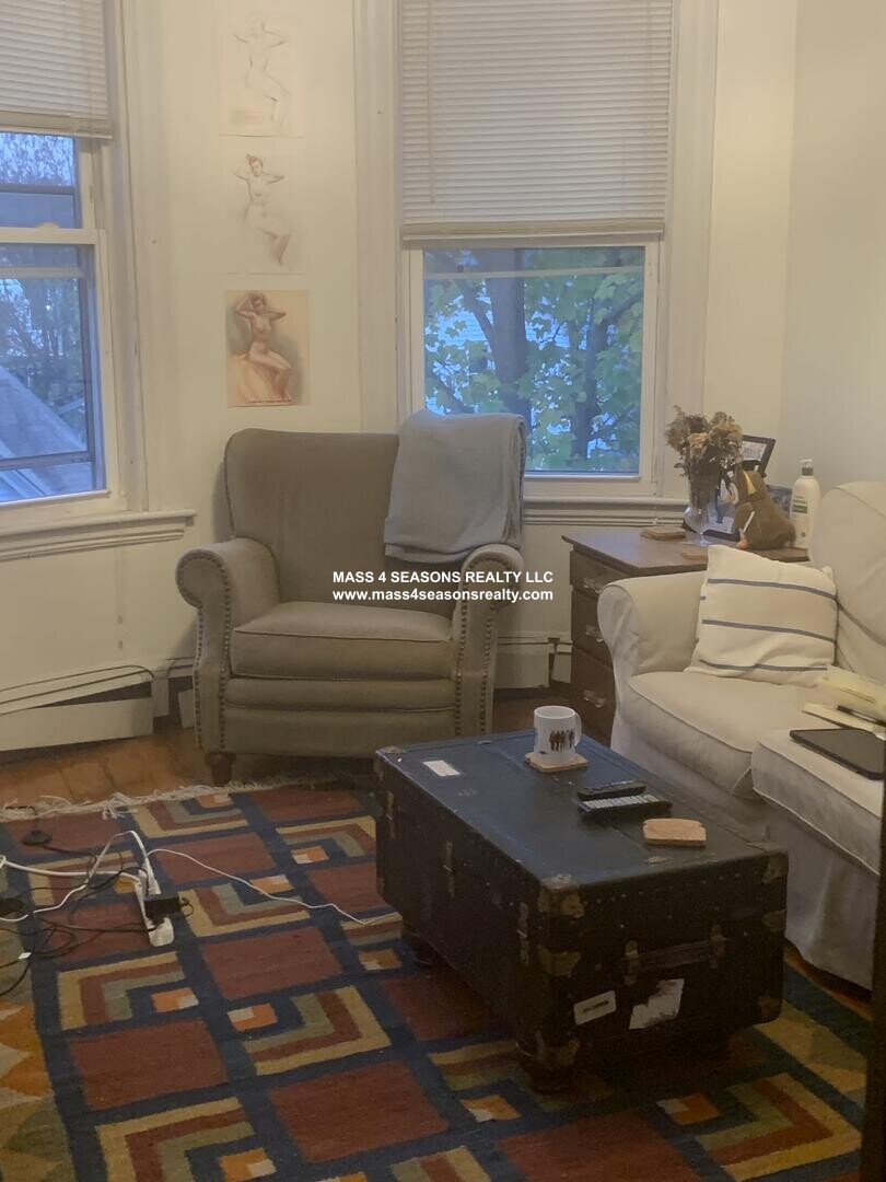 803 Parker St, Mission Hill