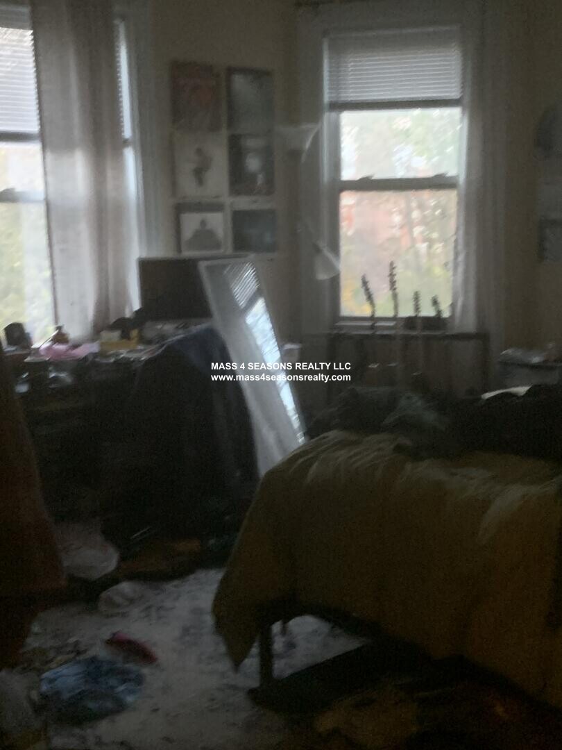 803 Parker St, Mission Hill