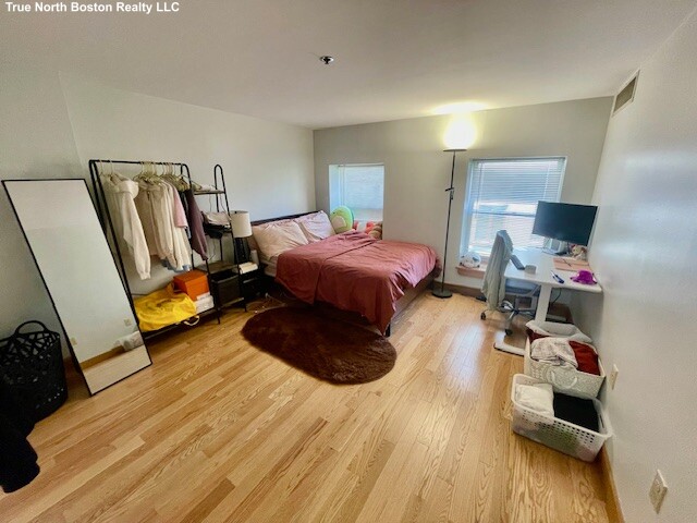 100 Fulton St, North End